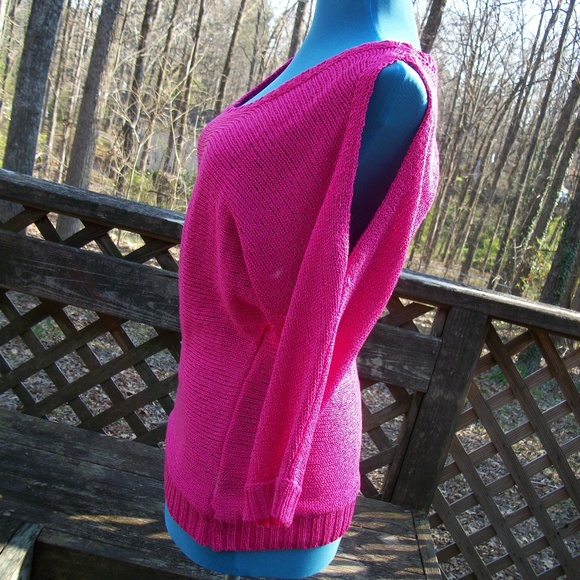 NY & Company Cold Shoulder Doleman Sleeve Top - S - Picture 4 of 8